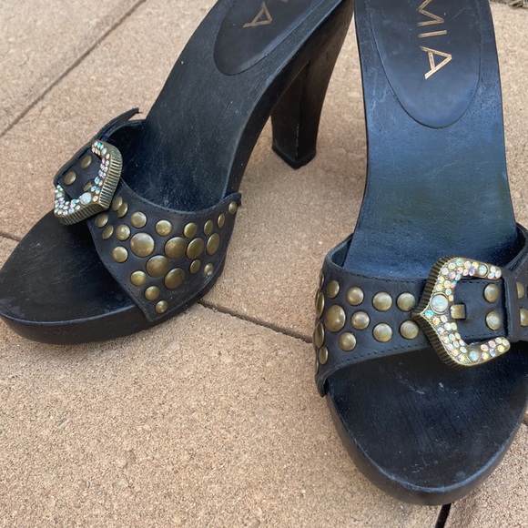 MIA women’s size 6 wooden clogs heels with rhinestone buckle - Picture 10 of 14